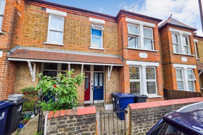 40 Oaklands Road, Hanwell, London W7 2DR 4