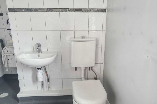 40 Oaklands Road, Hanwell, London W7 2DR 4