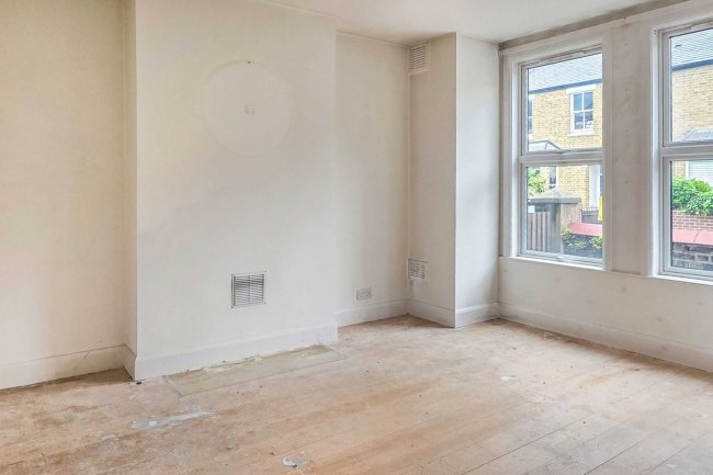 40 Oaklands Road, Hanwell, London W7 2DR 4