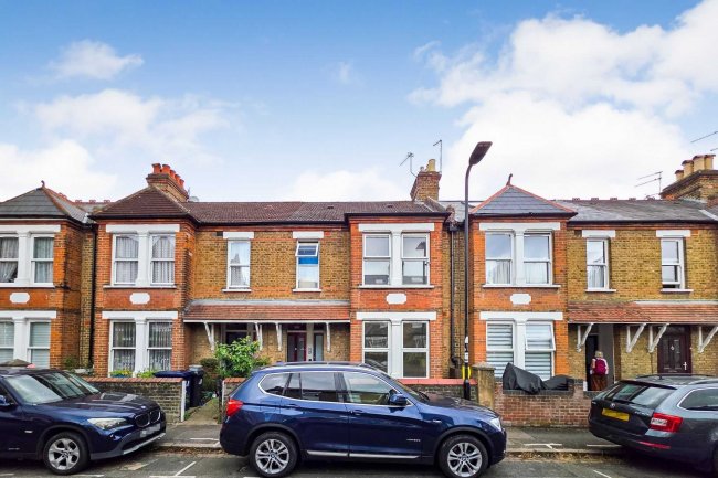 40 Oaklands Road, Hanwell, London W7 2DR 4