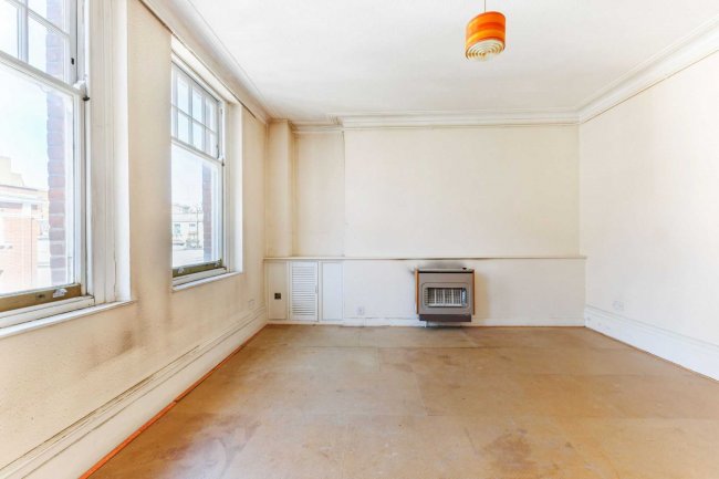 Flat 23 Russell Chambers, Bury Place, Bloomsbury, London WC1A 2JU 3