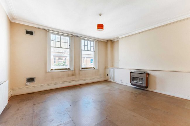 Flat 23 Russell Chambers, Bury Place, Bloomsbury, London WC1A 2JU 3