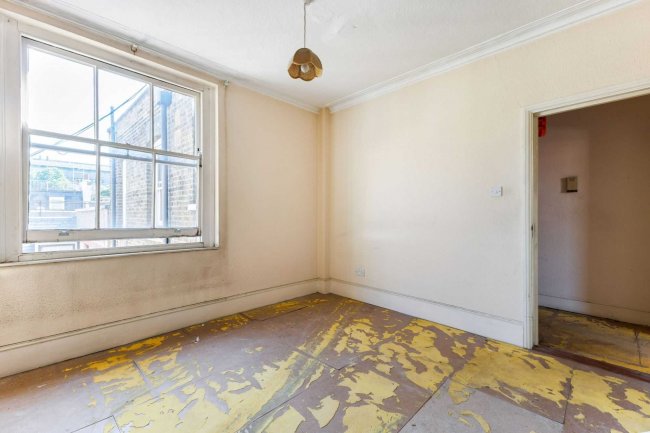 Flat 23 Russell Chambers, Bury Place, Bloomsbury, London WC1A 2JU 3