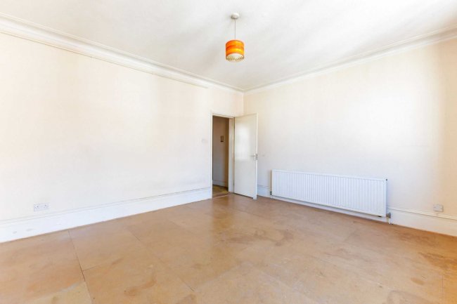 Flat 23 Russell Chambers, Bury Place, Bloomsbury, London WC1A 2JU 3