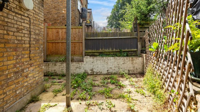 Flat A, 24 Atherfold Road, Clapham, London, SW9 9LW 10