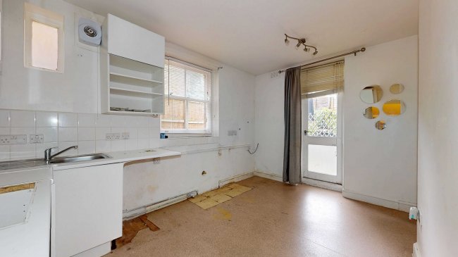 Flat A, 24 Atherfold Road, Clapham, London, SW9 9LW 10