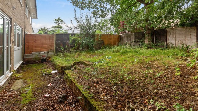 6 Coverack Close, Shirley, Croydon, CR0 7ND 8