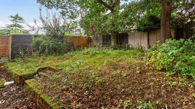 6 Coverack Close, Shirley, Croydon, CR0 7ND 8