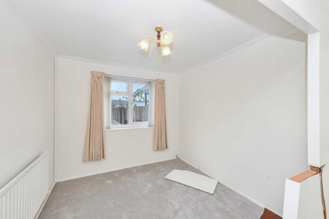 44 Downfield Road, Cheshunt, EN8 8SZ 7