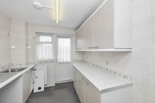 44 Downfield Road, Cheshunt, EN8 8SZ 7