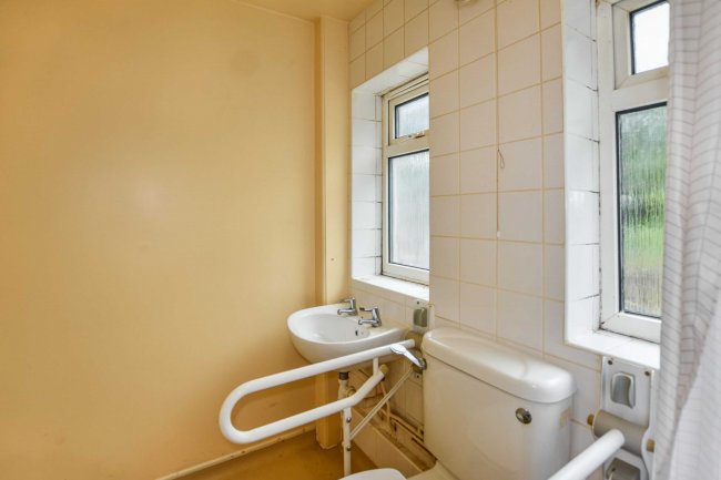 Flat A, 65 Riverdale Road, Plumstead, London, SE18 1PD 1