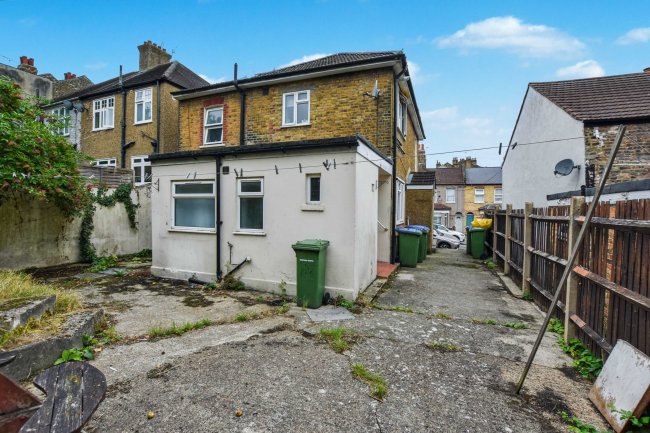 Flat A, 65 Riverdale Road, Plumstead, London, SE18 1PD 1