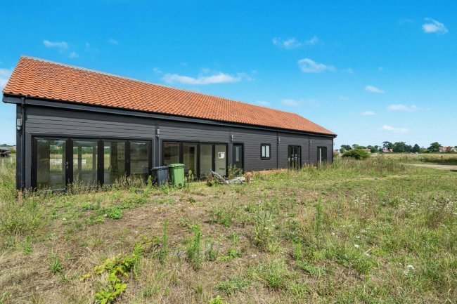 Stonebridge Barn, Church Road, Earsham, Bungay, NR35 2TL 3