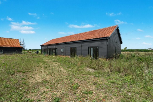 Stonebridge Barn, Church Road, Earsham, Bungay, NR35 2TL 3