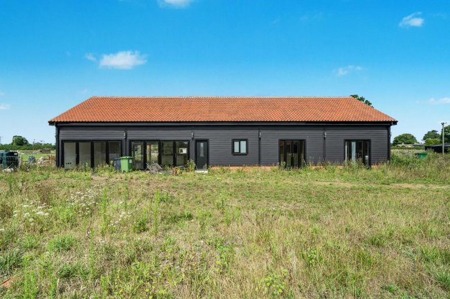Stonebridge Barn, Church Road, Earsham, Bungay, NR35 2TL 3