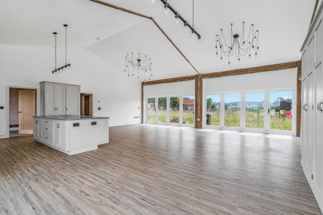 Stonebridge Barn, Church Road, Earsham, Bungay, NR35 2TL 3