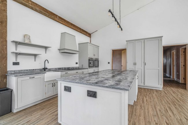 Stonebridge Barn, Church Road, Earsham, Bungay, NR35 2TL 3