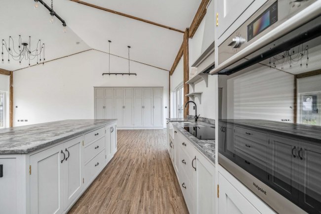 Stonebridge Barn, Church Road, Earsham, Bungay, NR35 2TL 3