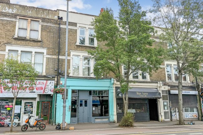 400 Lea Bridge Road, London E10 7DY 1