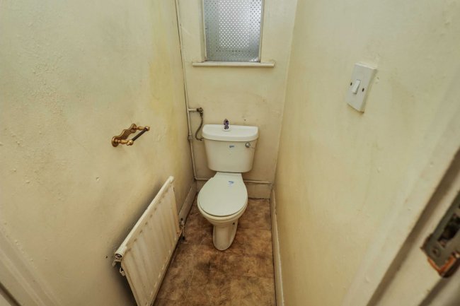 330 Watford Way, Hendon, London NW4 4UY 1