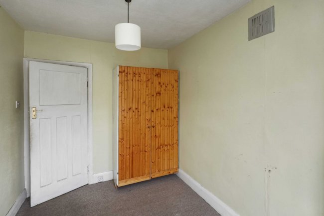 330 Watford Way, Hendon, London NW4 4UY 1