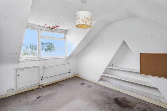 330 Watford Way, Hendon, London NW4 4UY 1