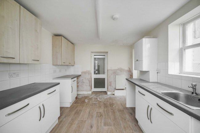 Basement Flat, 88 Lansdowne Place, Hove, BN3 1FH 9