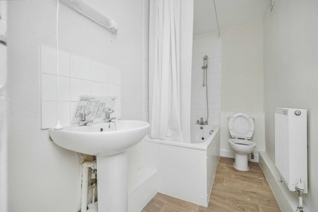 Basement Flat, 88 Lansdowne Place, Hove, BN3 1FH 9