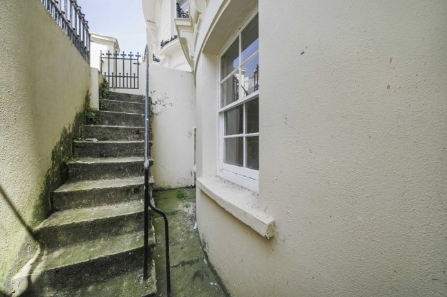 Basement Flat, 88 Lansdowne Place, Hove, BN3 1FH 9