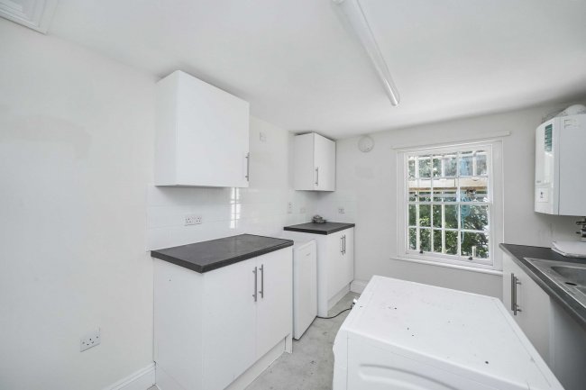 Flat 3, 51 York Road, Hove, East Sussex, BN3 1DJ 10