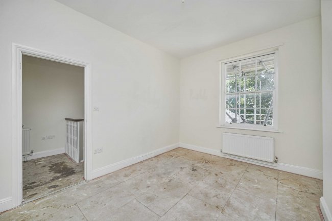 Flat 3, 51 York Road, Hove, East Sussex, BN3 1DJ 10
