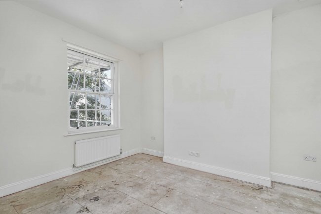 Flat 3, 51 York Road, Hove, East Sussex, BN3 1DJ 10