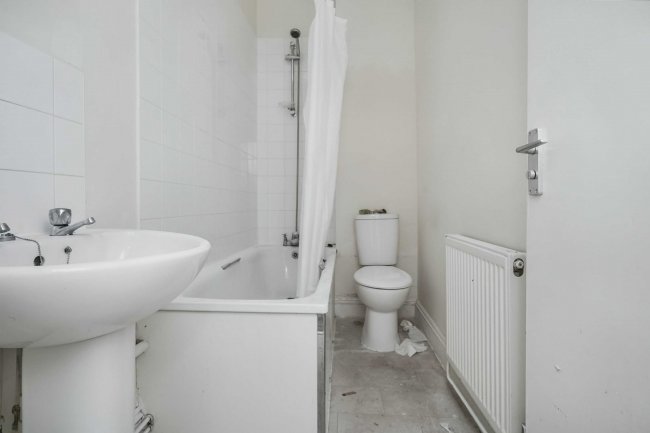 Flat 3, 51 York Road, Hove, East Sussex, BN3 1DJ 10