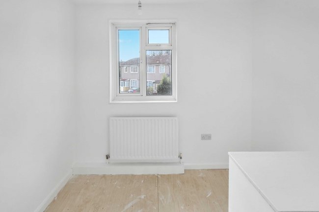 11 Beech Gardens, Dagenham, Essex, RM10 9TS 3