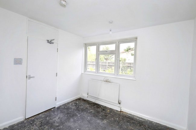 11 Beech Gardens, Dagenham, Essex, RM10 9TS 3