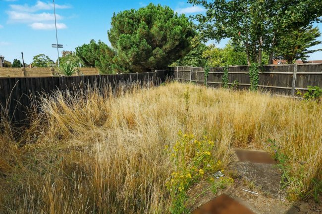 11 Beech Gardens, Dagenham, Essex, RM10 9TS 3