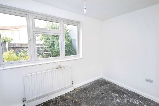 11 Beech Gardens, Dagenham, Essex, RM10 9TS 3