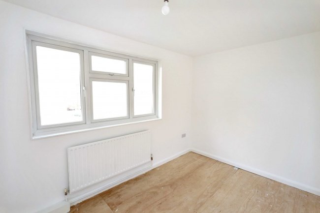 11 Beech Gardens, Dagenham, Essex, RM10 9TS 3