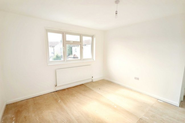 11 Beech Gardens, Dagenham, Essex, RM10 9TS 3