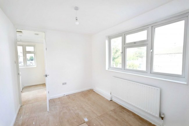 11 Beech Gardens, Dagenham, Essex, RM10 9TS 3