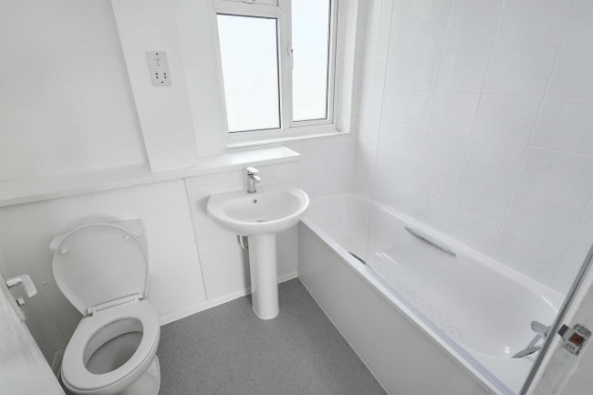 11 Beech Gardens, Dagenham, Essex, RM10 9TS 3