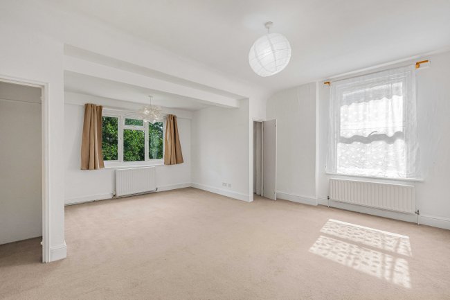 Flat 7, 5 Parklands, Surbiton, Surrey, KT5 8EA 3