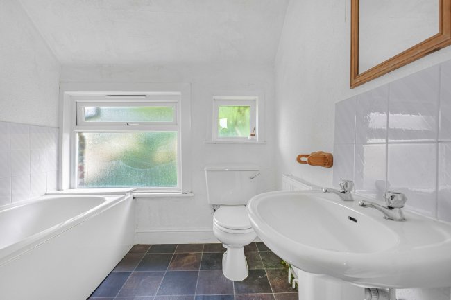 Flat 7, 5 Parklands, Surbiton, Surrey, KT5 8EA 3