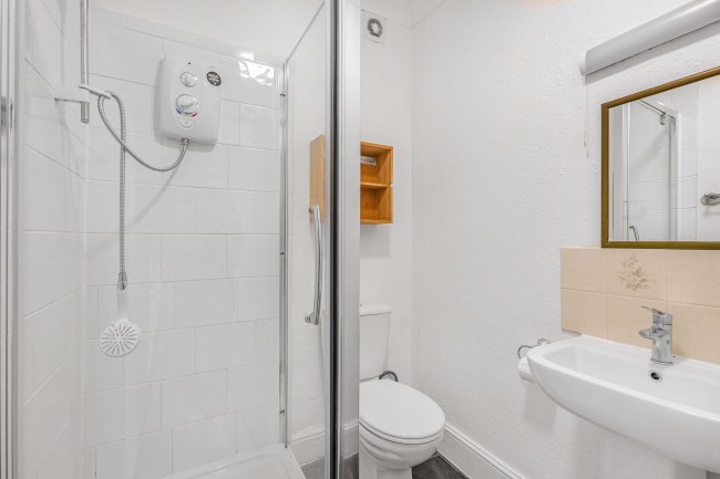 Flat 7, 5 Parklands, Surbiton, Surrey, KT5 8EA 3