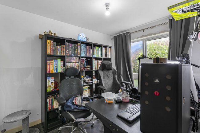 63 Brantwood Gardens, West Byfleet, Surrey, KT14 6BS 2