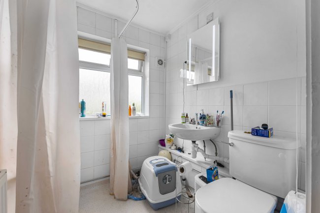 63 Brantwood Gardens, West Byfleet, Surrey, KT14 6BS 2