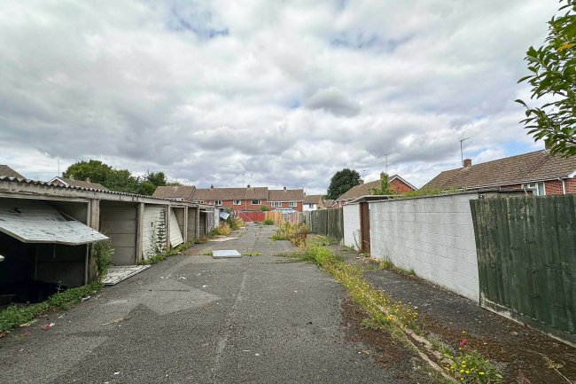 Land at Bretch Hill, Banbury, Oxfordshire, OX16 0LU 12