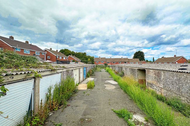 Land at Bretch Hill, Banbury, Oxfordshire, OX16 0LU 12