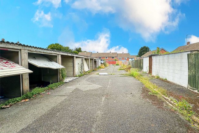 Land at Bretch Hill, Banbury, Oxfordshire, OX16 0LU 12