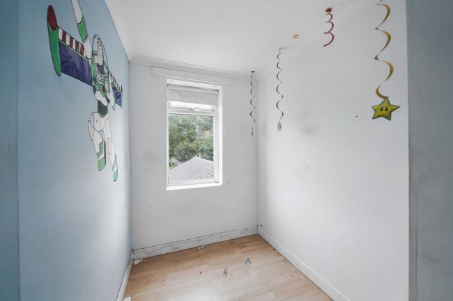 26 Wolf Lane, Windsor, SL4 4HY 6